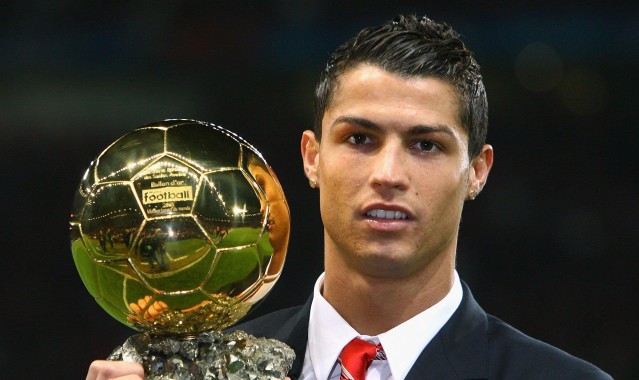 开云官网|西甲联赛激战正酣，皇马巴萨上演巅峰对决