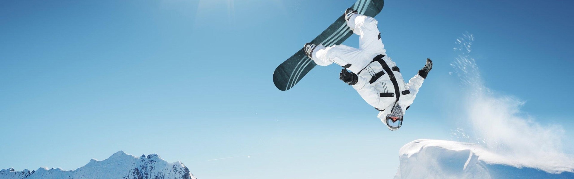 kaiyun：综合格斗巨星卫冕战引爆全球，激烈对决刷新赛事纪录