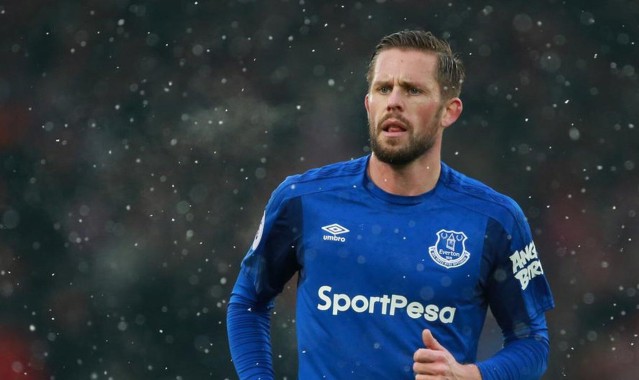 【kaiyun】足坛震撼！天价转会刷新纪录，超级巨星加盟豪门引全球瞩目