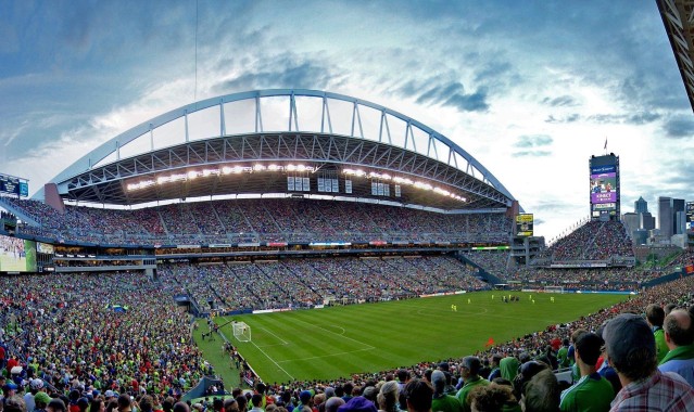 kaiyun-英超联赛激战正酣，曼城逆转利物浦登顶积分榜