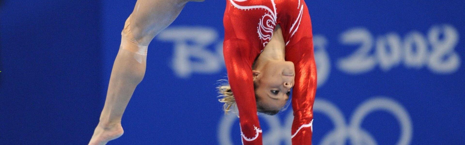 kaiyun_NBA总决赛激战正酣 勇士队逆转取胜夺赛点