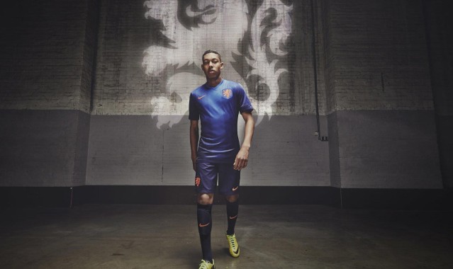 开云体育app下载_百米飞人巅峰对决，新星崛起与传奇卫冕的激情碰撞